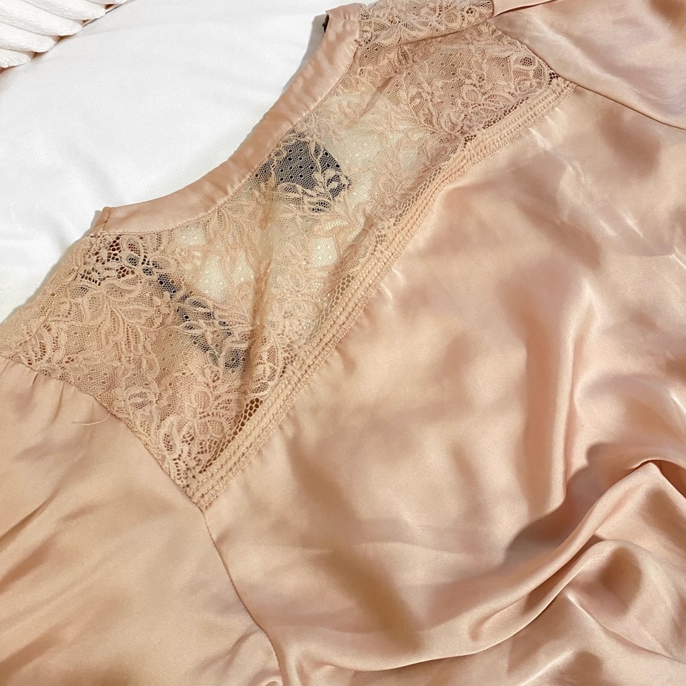 Blush Pink Satin Robe - Picture 3 of 4